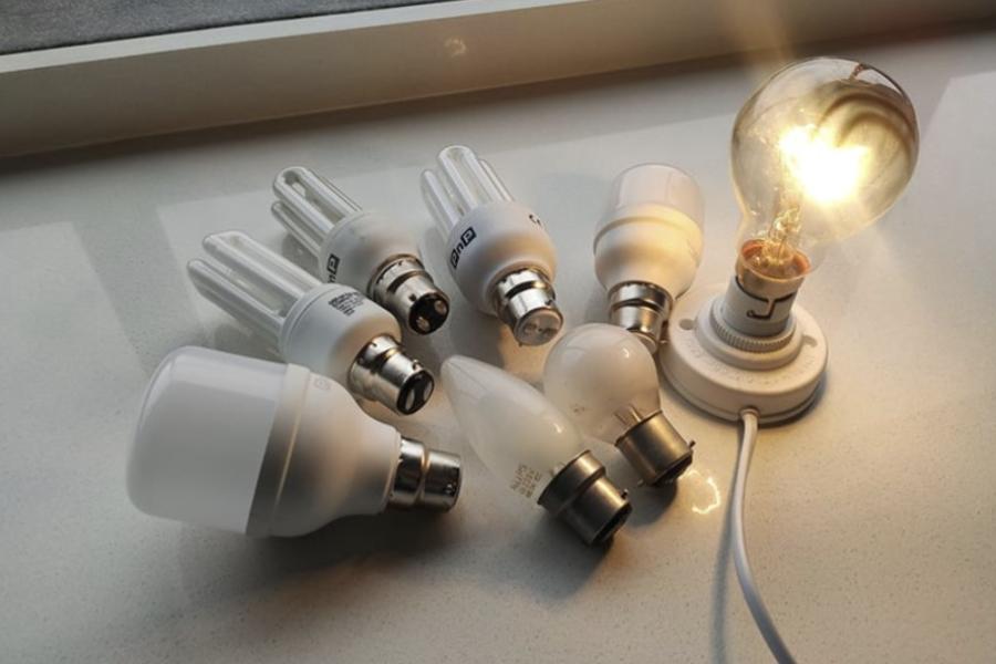 Incandescent Light Bulb Ban 2025